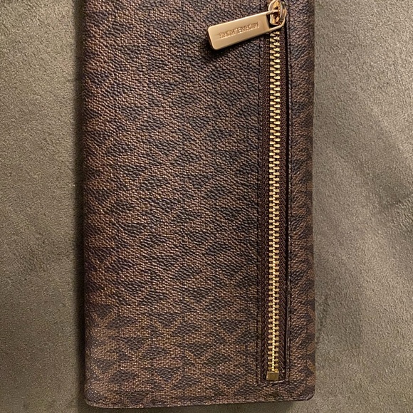 Michael Kors Brown Leather Card Holder - Picture 6 of 6